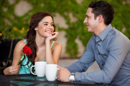 Психолог назвал способы влюбить в себя мужчину на первом свидании