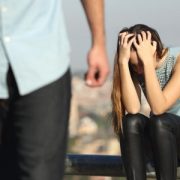 Психолог Бартон назвал пять признаков отношений, которые обречены на провал