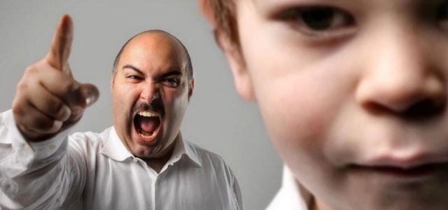 7 фраз, которые разрушающе действуют на психику вашего ребенка