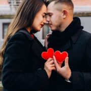Психолог Ракша порекомендовала отмечать День влюбленных даже одиноким людям